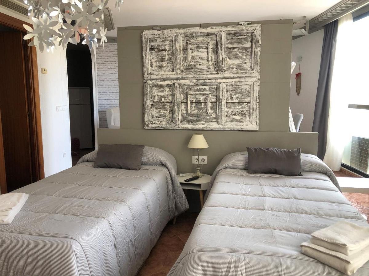 Apartamentos Los Angeles Alcañiz Екстериор снимка
