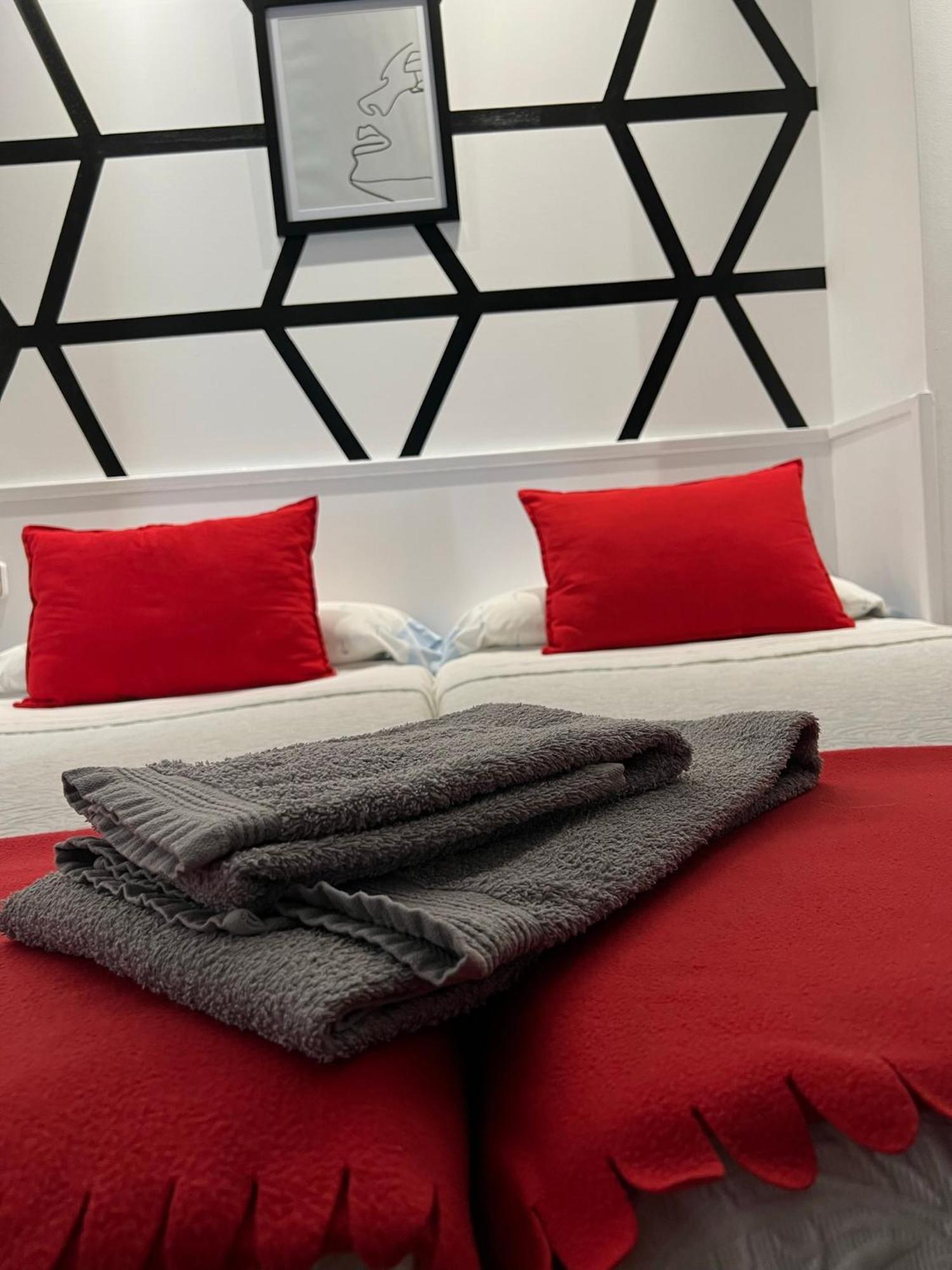 Apartamentos Los Angeles Alcañiz Екстериор снимка