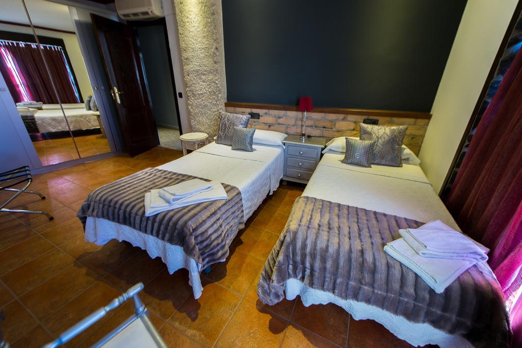 Apartamentos Los Angeles Alcañiz Екстериор снимка