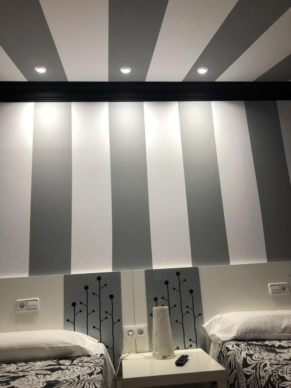 Apartamentos Los Angeles Alcañiz Екстериор снимка
