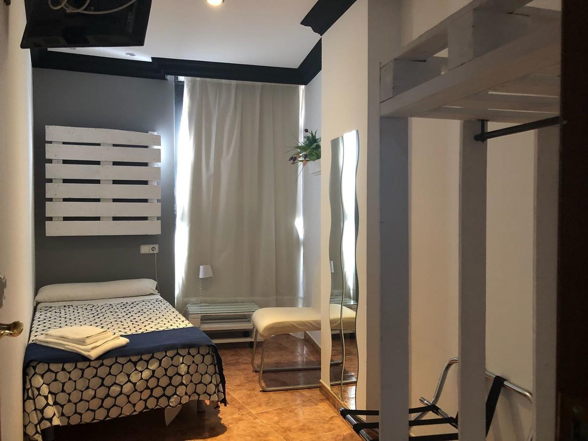 Apartamentos Los Angeles Alcañiz Екстериор снимка